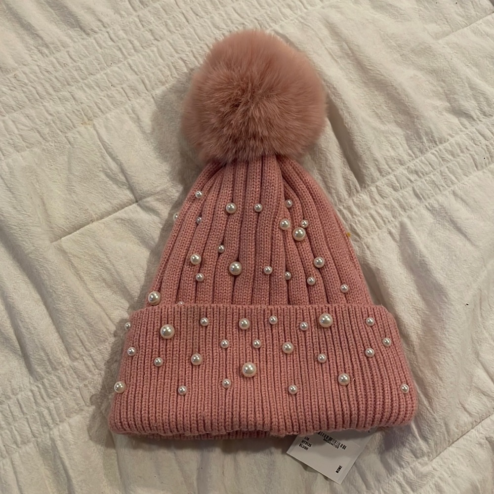 NWT Fur lined beanie with pearls